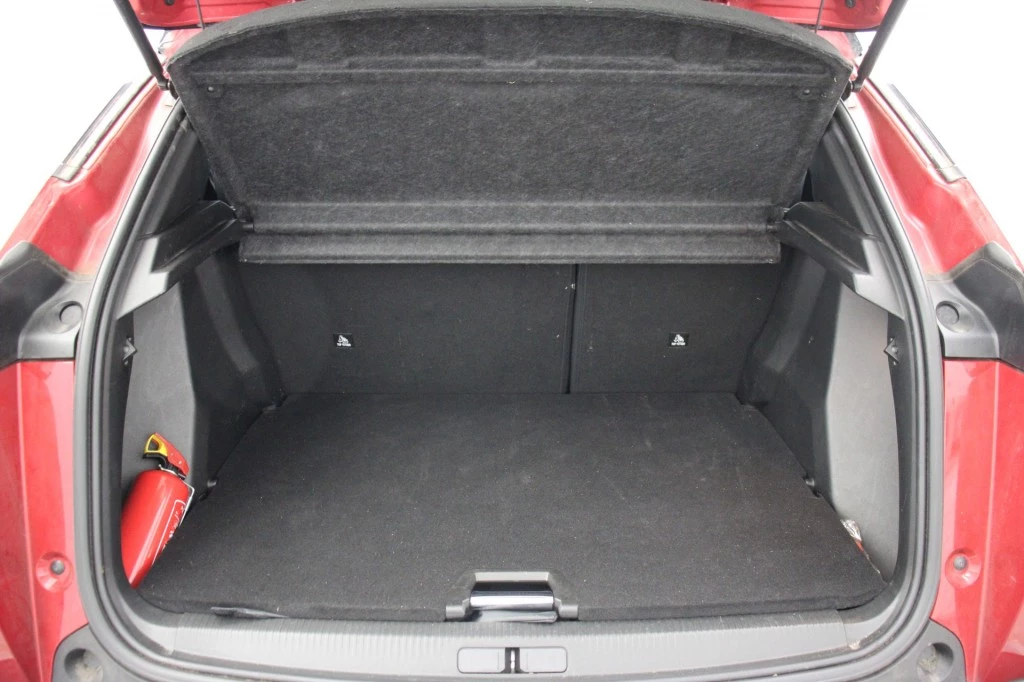 Hoofdafbeelding Peugeot e-2008