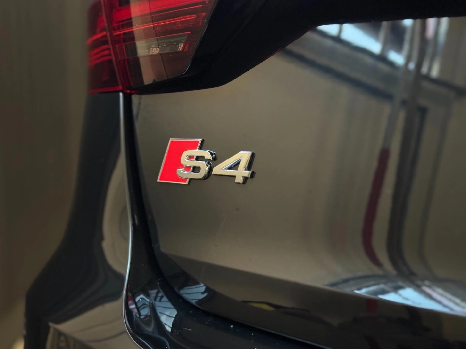 Hoofdafbeelding Audi S4