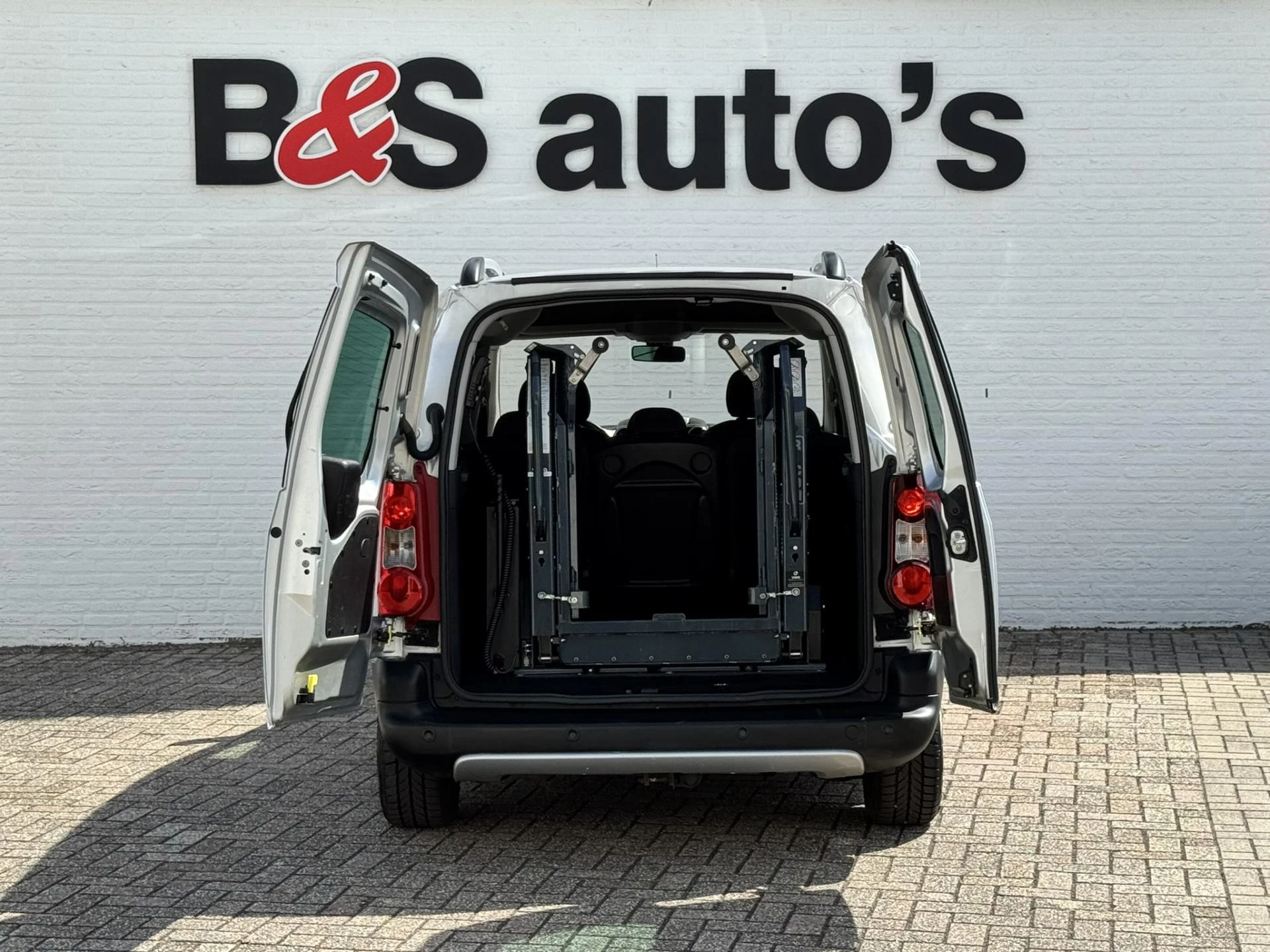 Hoofdafbeelding Peugeot Partner