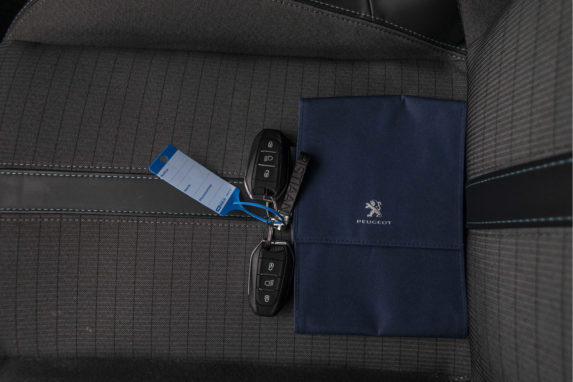 Hoofdafbeelding Peugeot e-208