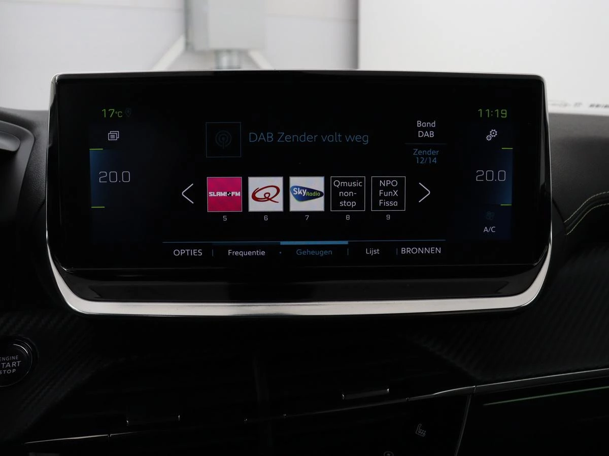 Hoofdafbeelding Peugeot e-2008