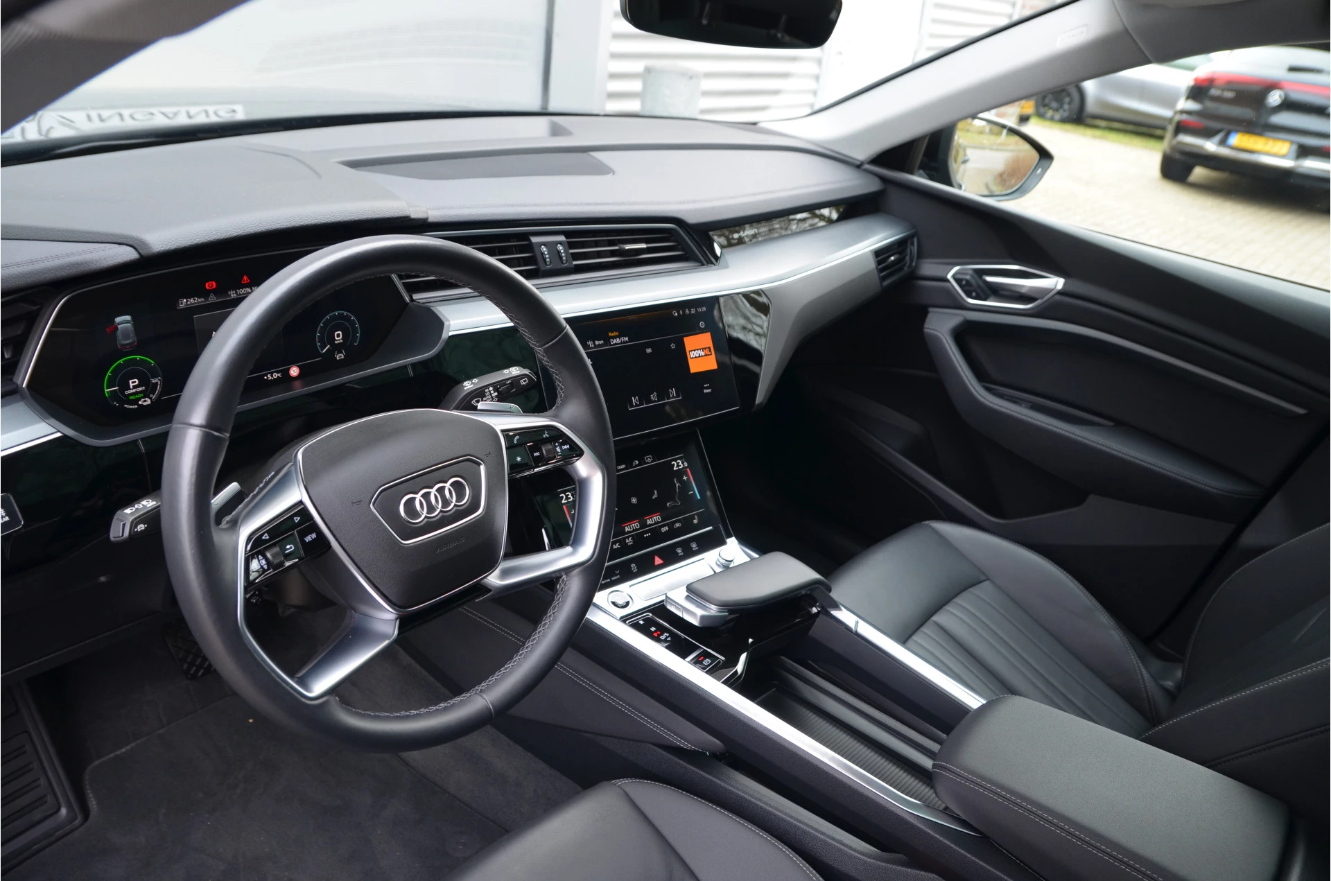 Hoofdafbeelding Audi e-tron