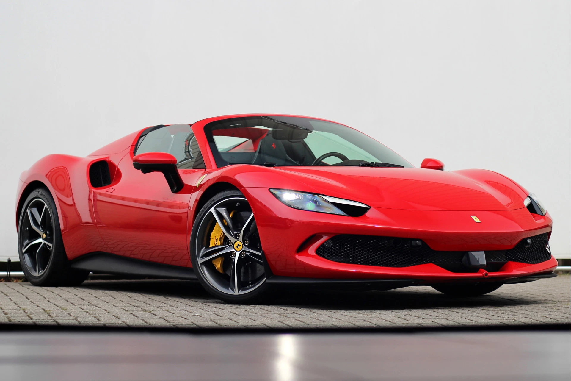 Hoofdafbeelding Ferrari 296