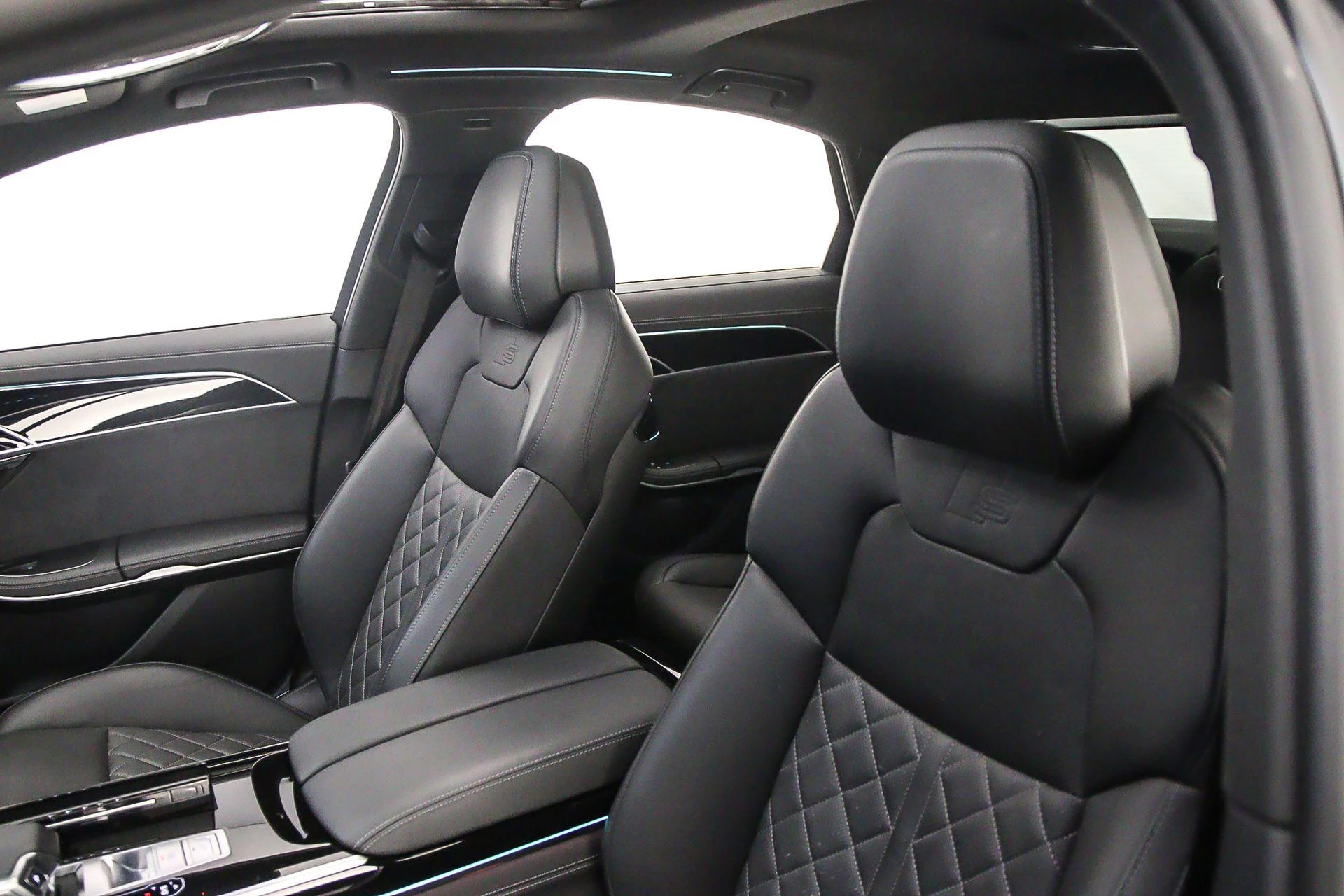 Hoofdafbeelding Audi A8