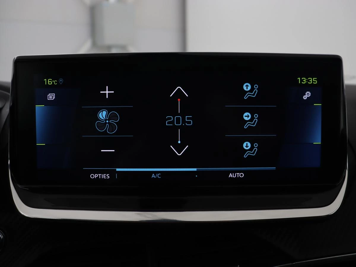 Hoofdafbeelding Peugeot e-208