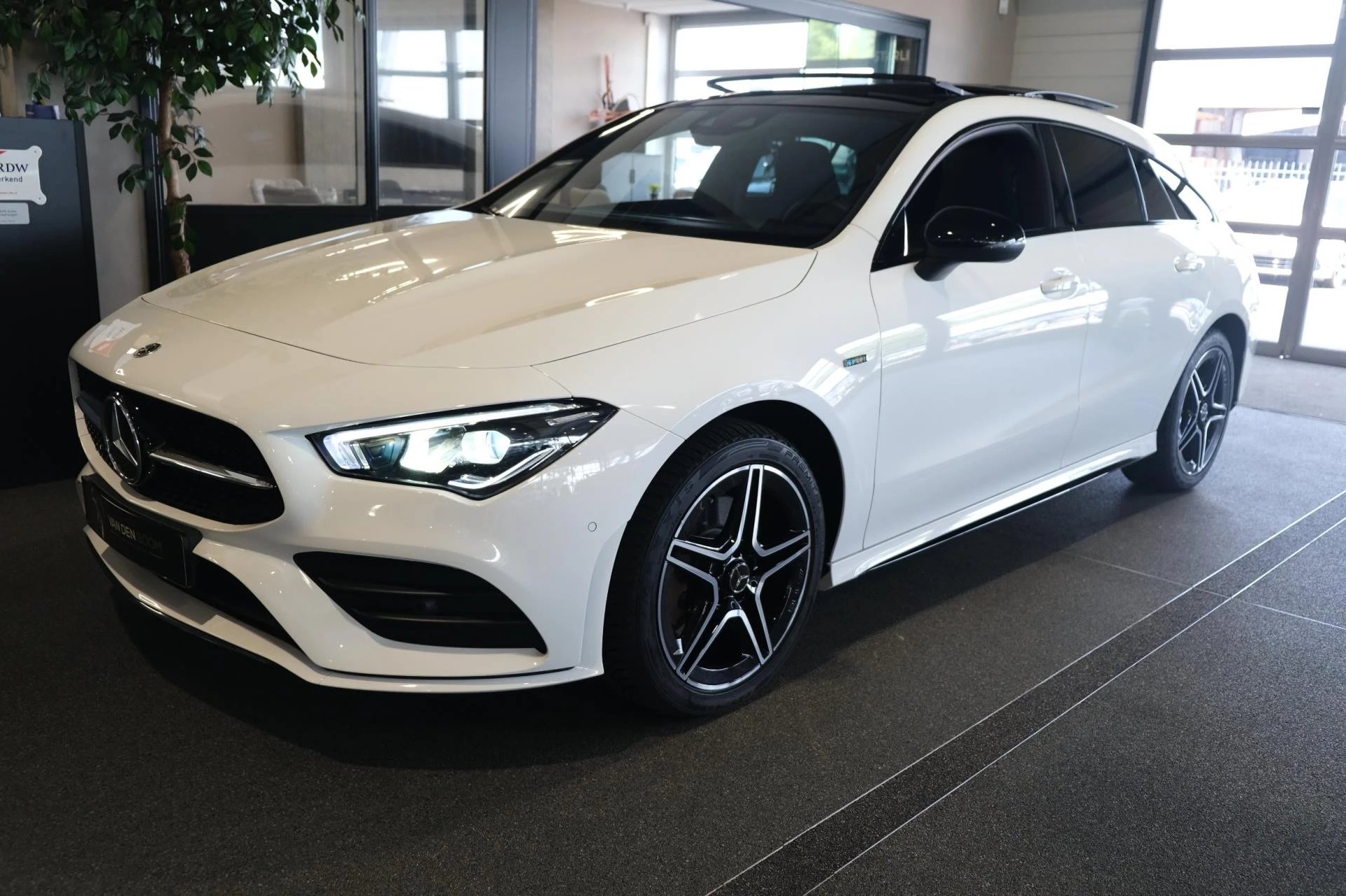 Hoofdafbeelding Mercedes-Benz CLA