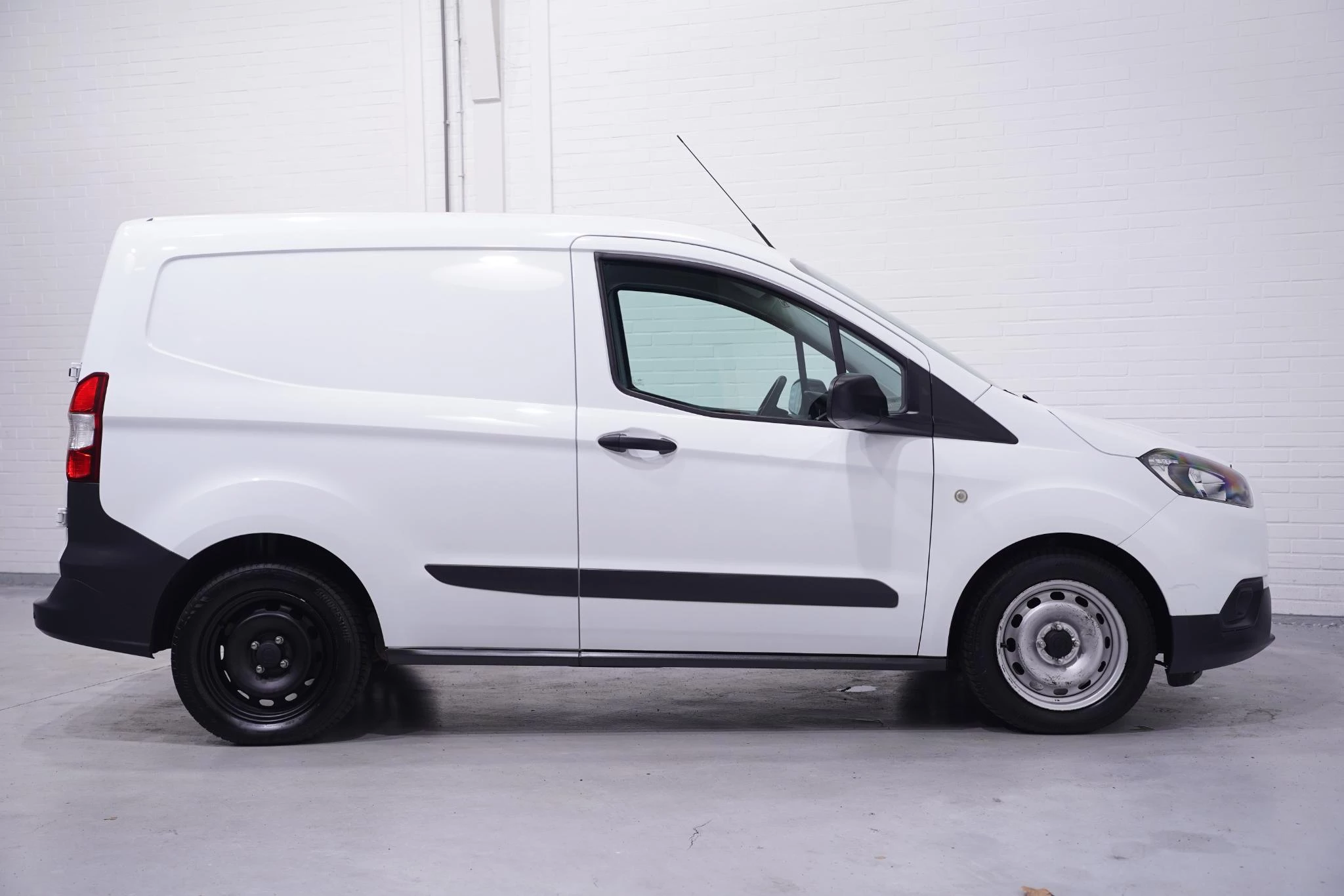 Hoofdafbeelding Ford Transit Courier