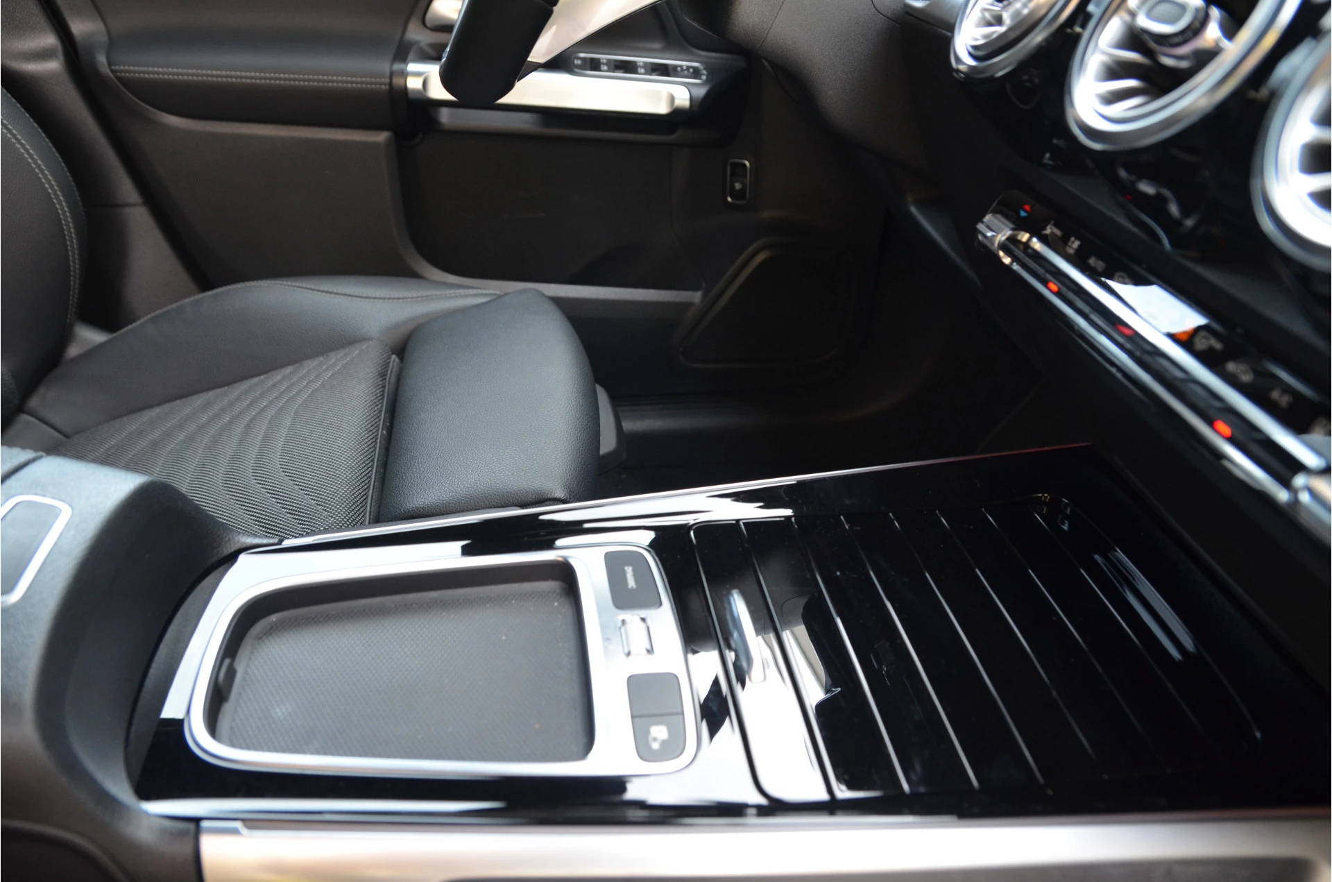 Hoofdafbeelding Mercedes-Benz EQB