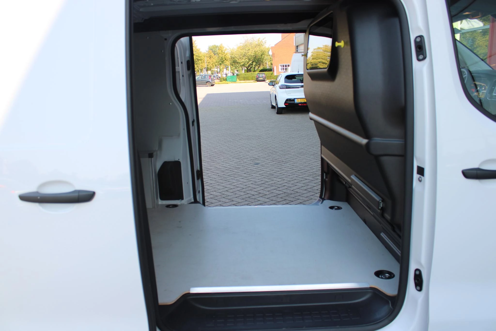 Hoofdafbeelding Peugeot e-Expert