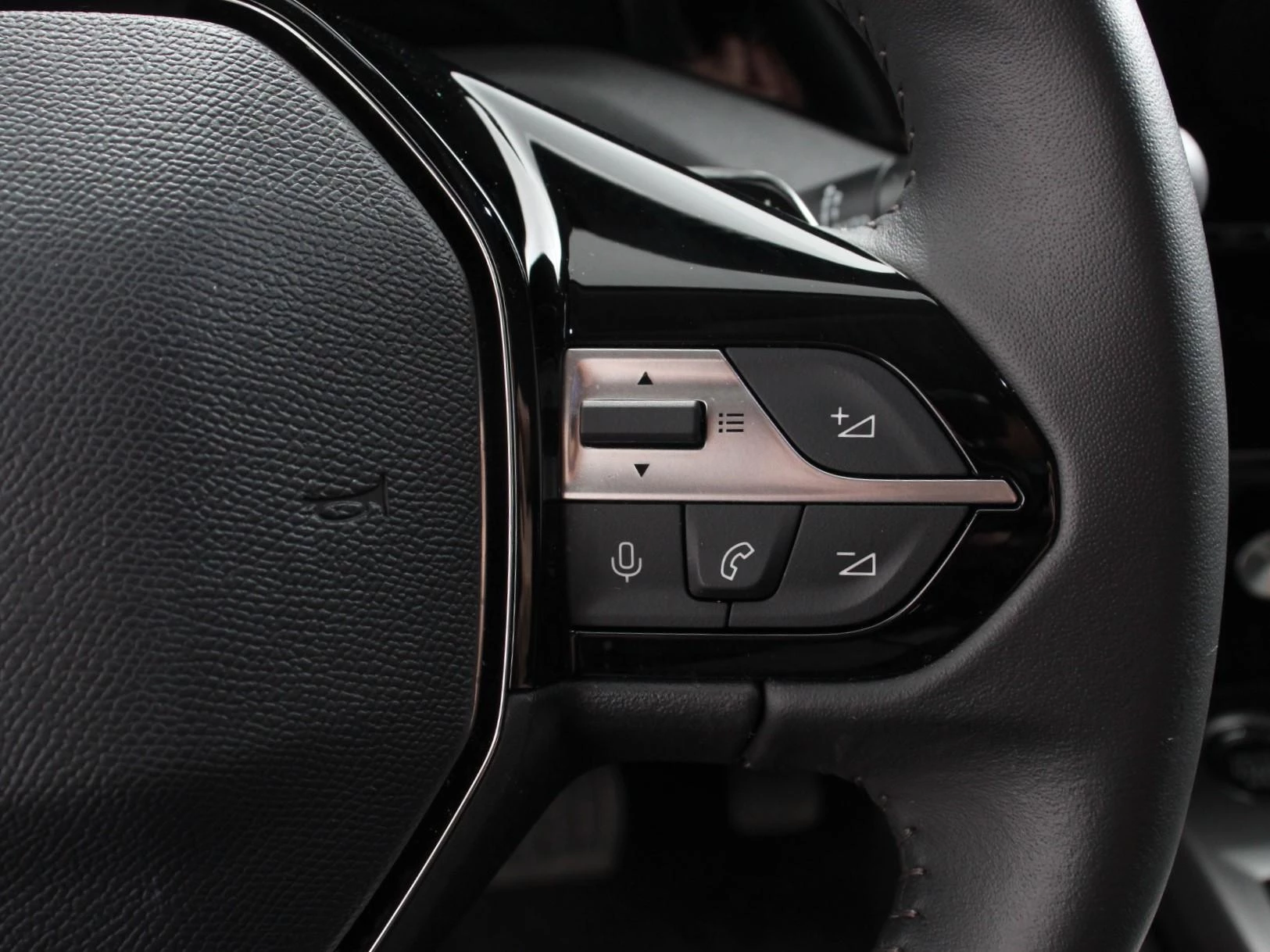 Hoofdafbeelding Peugeot 408