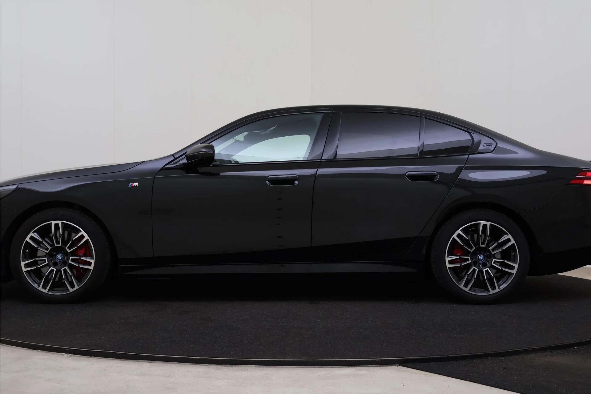 Hoofdafbeelding BMW i5