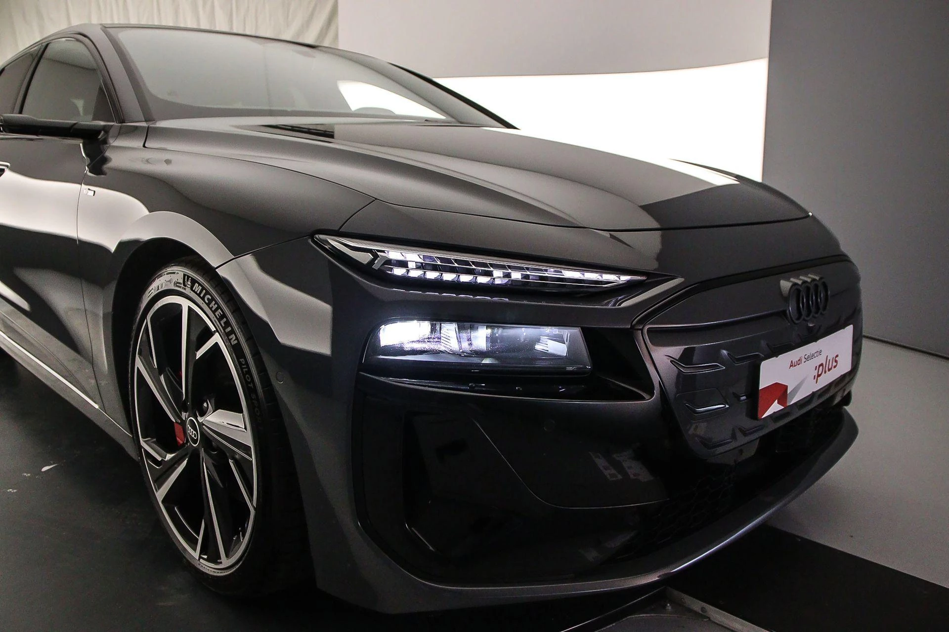 Hoofdafbeelding Audi A6 Avant e-tron