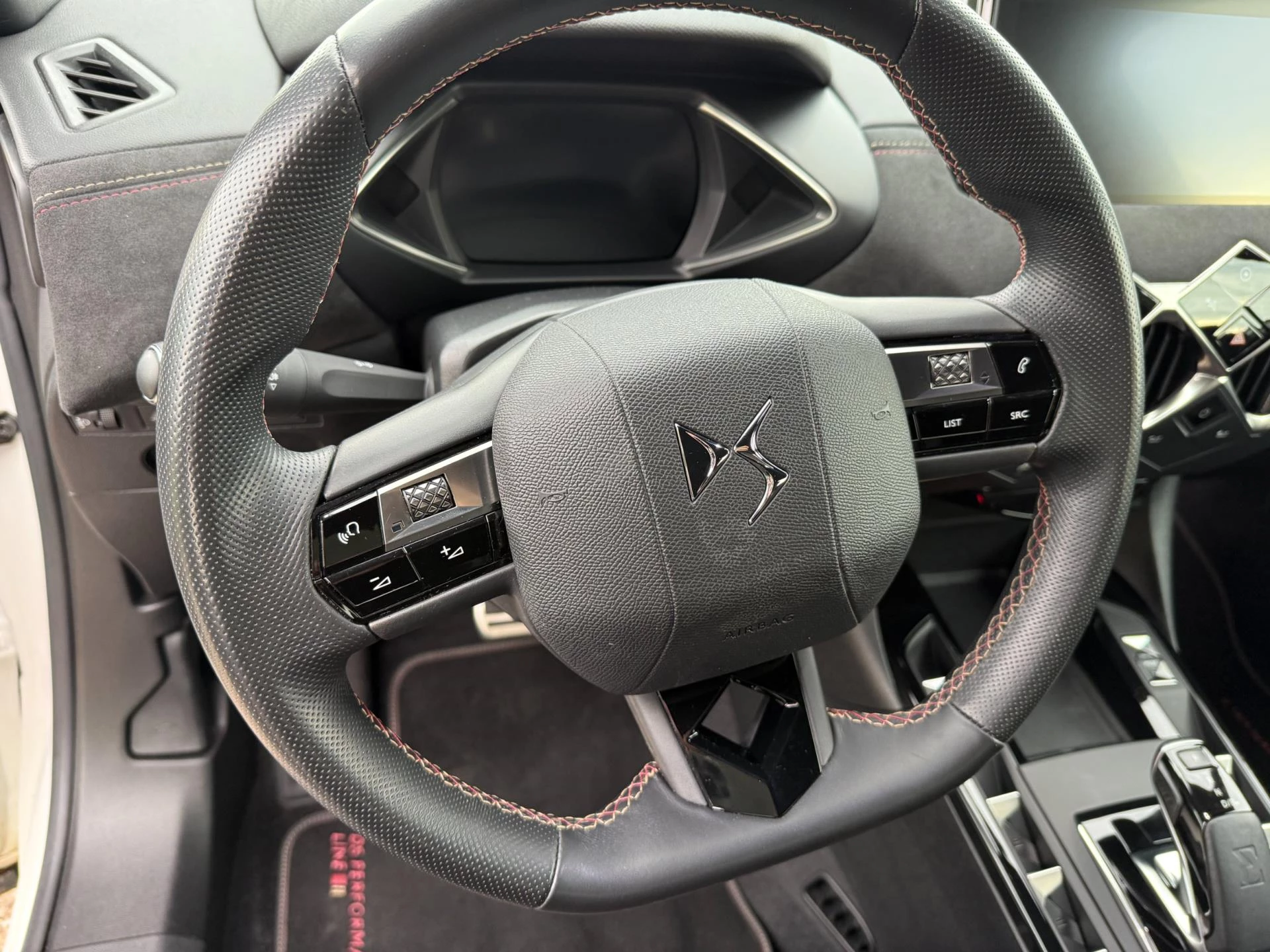 Hoofdafbeelding DS DS 3