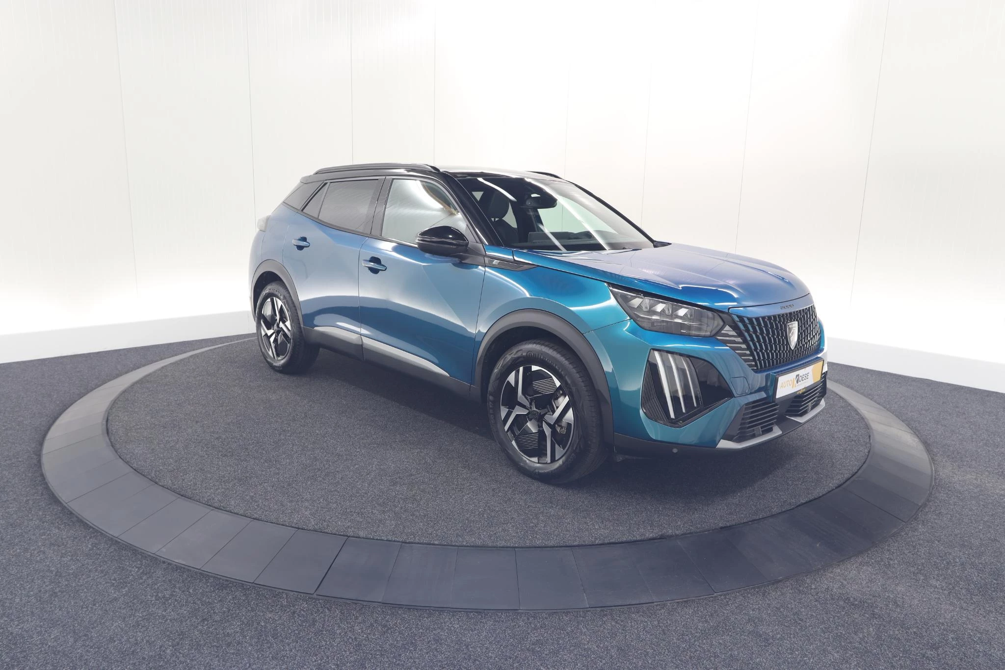 Hoofdafbeelding Peugeot e-2008