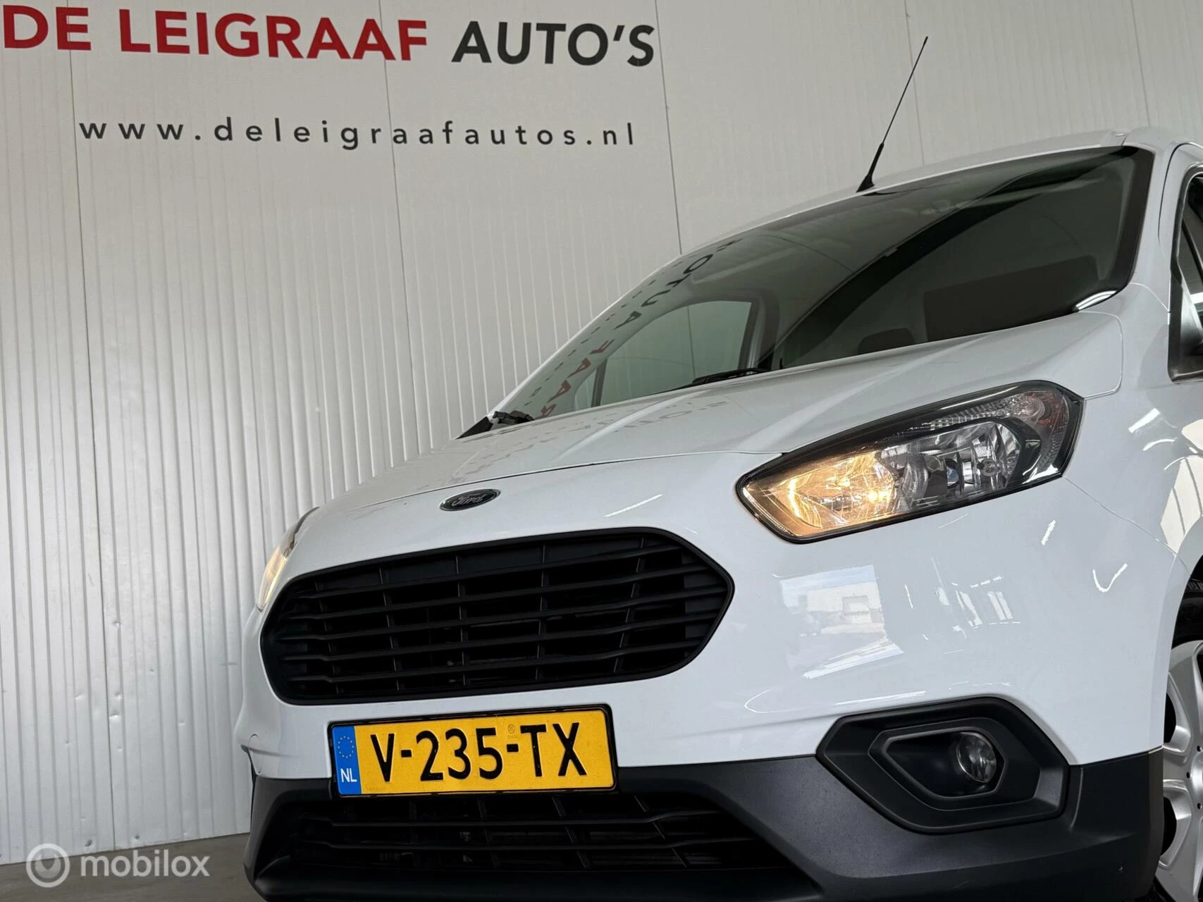Hoofdafbeelding Ford Transit Courier