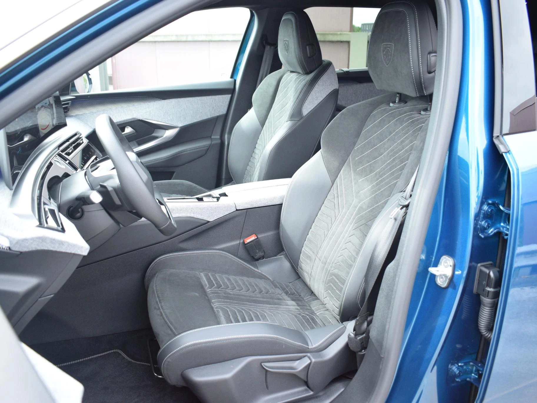 Hoofdafbeelding Peugeot e-5008