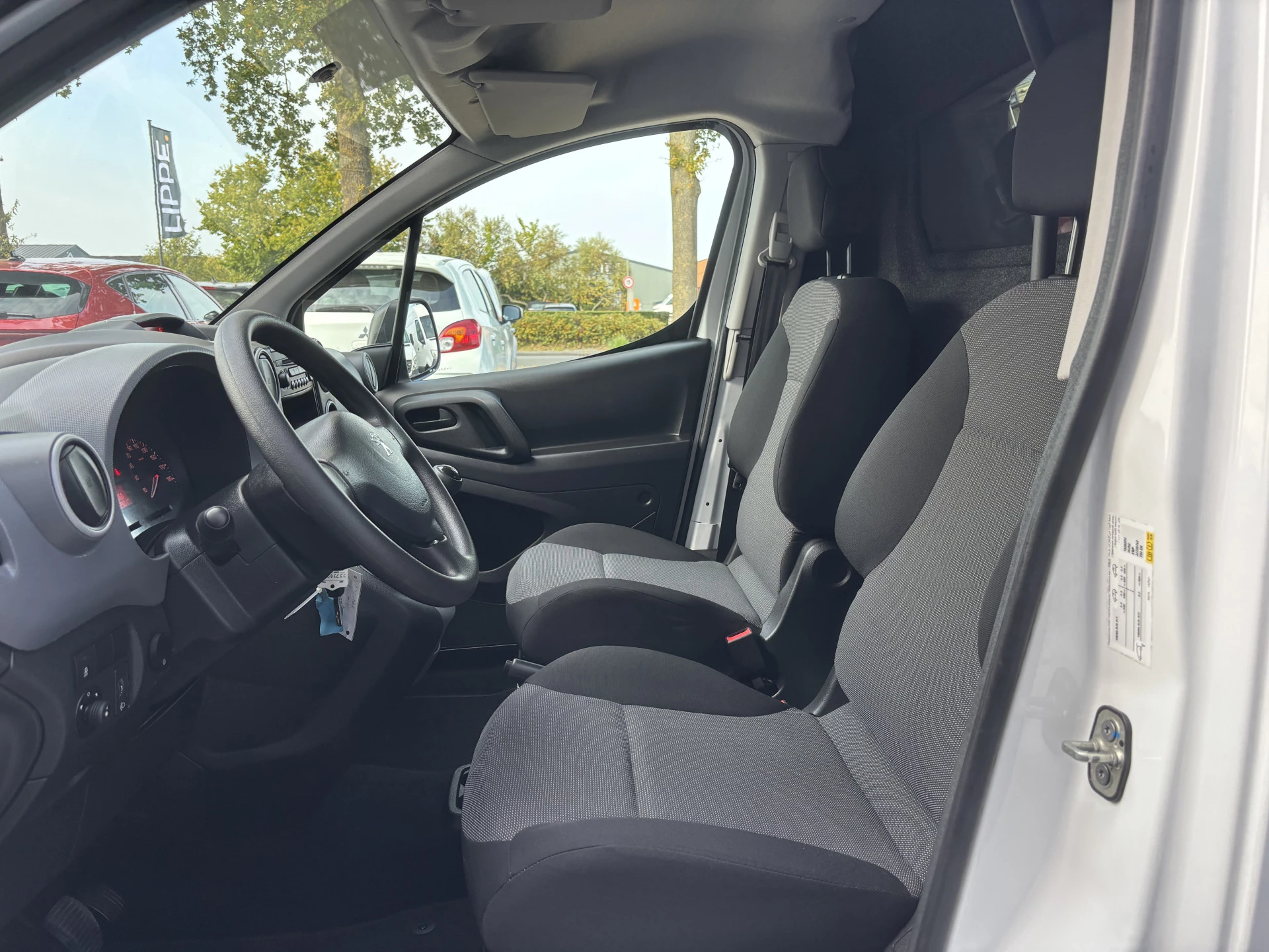 Hoofdafbeelding Peugeot Partner