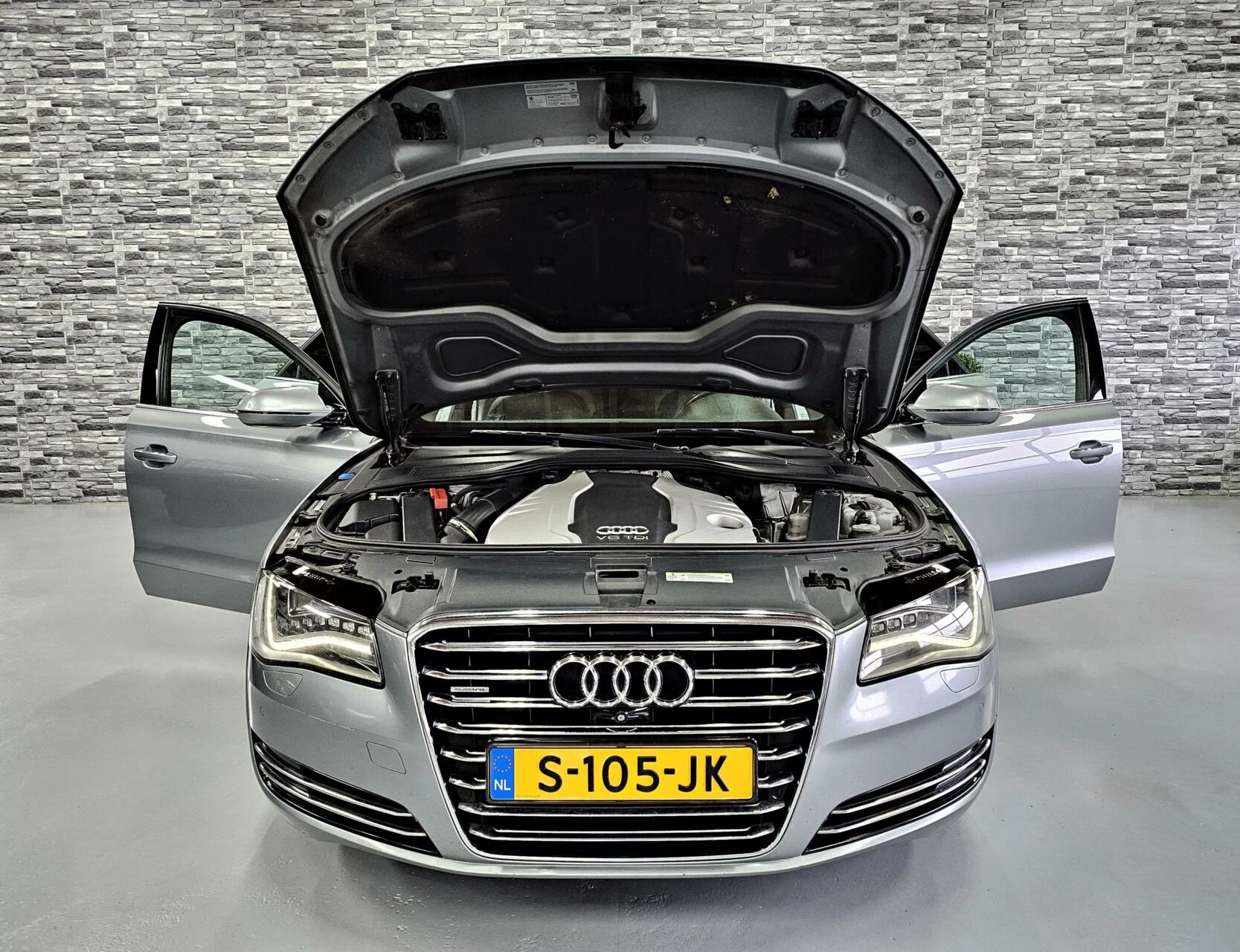 Hoofdafbeelding Audi A8