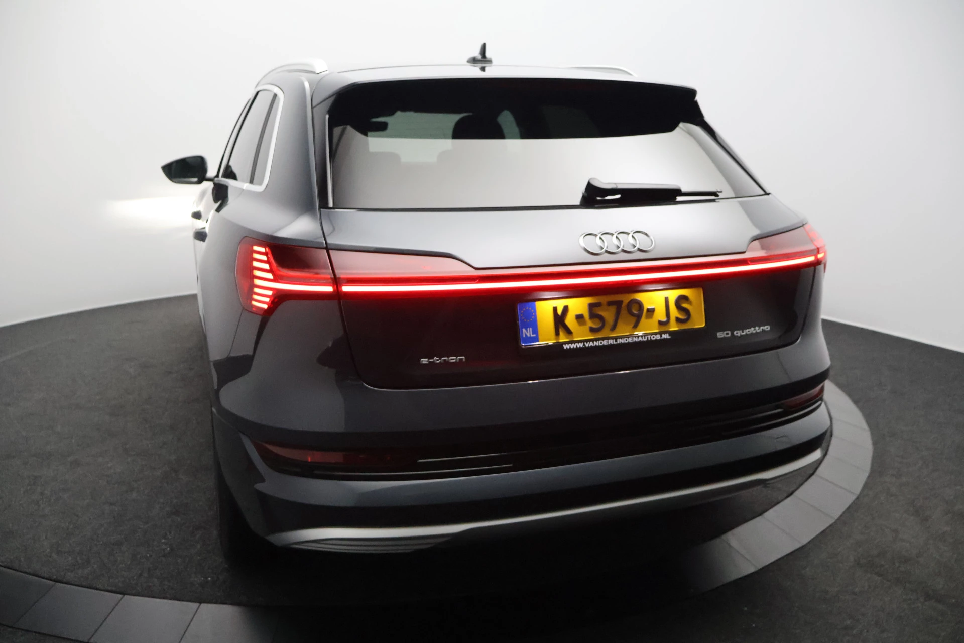 Hoofdafbeelding Audi e-tron