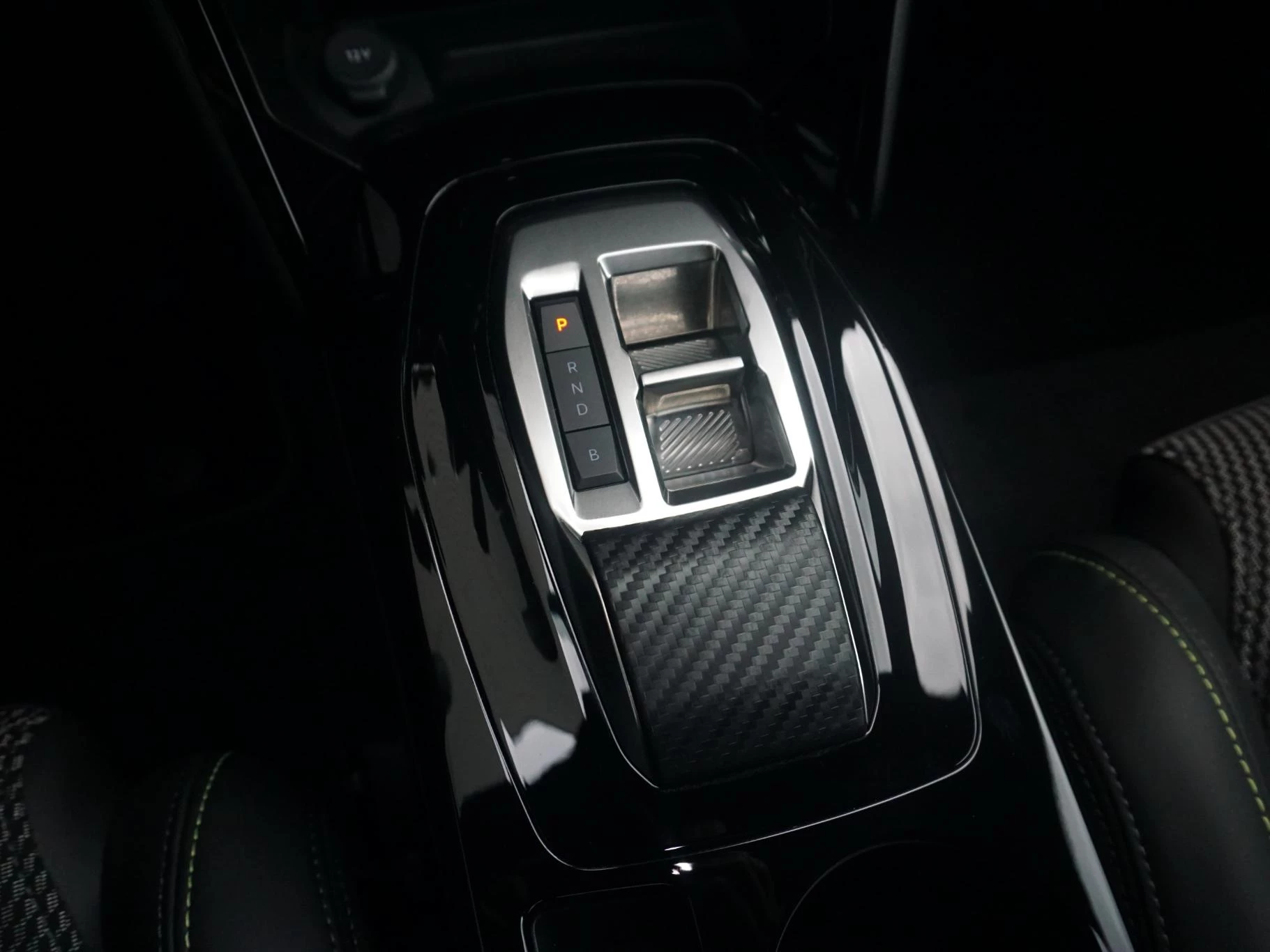 Hoofdafbeelding Peugeot e-2008