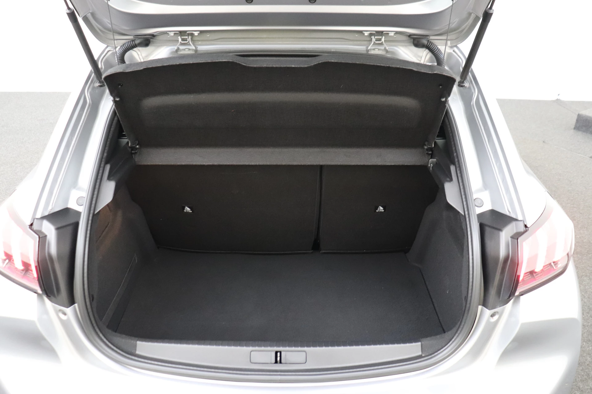 Hoofdafbeelding Peugeot e-208