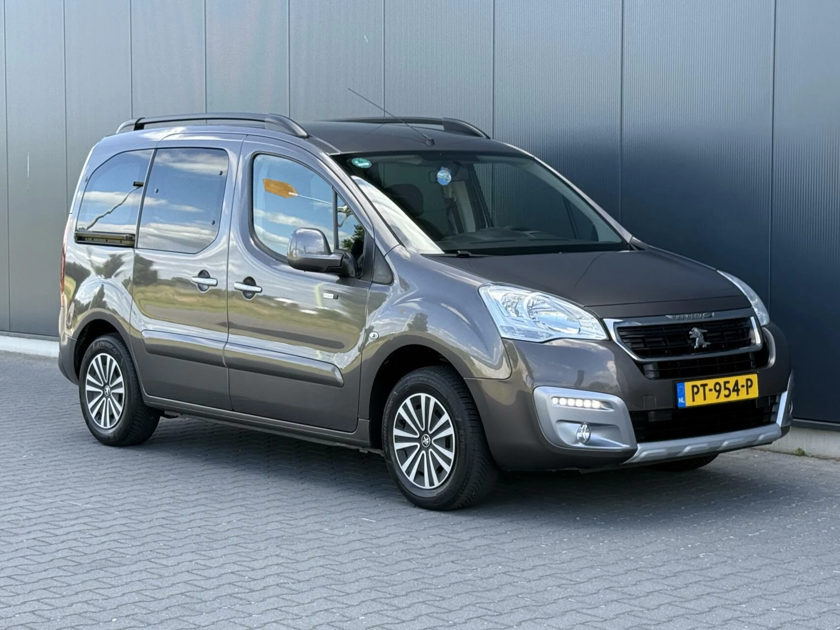 Hoofdafbeelding Peugeot Partner