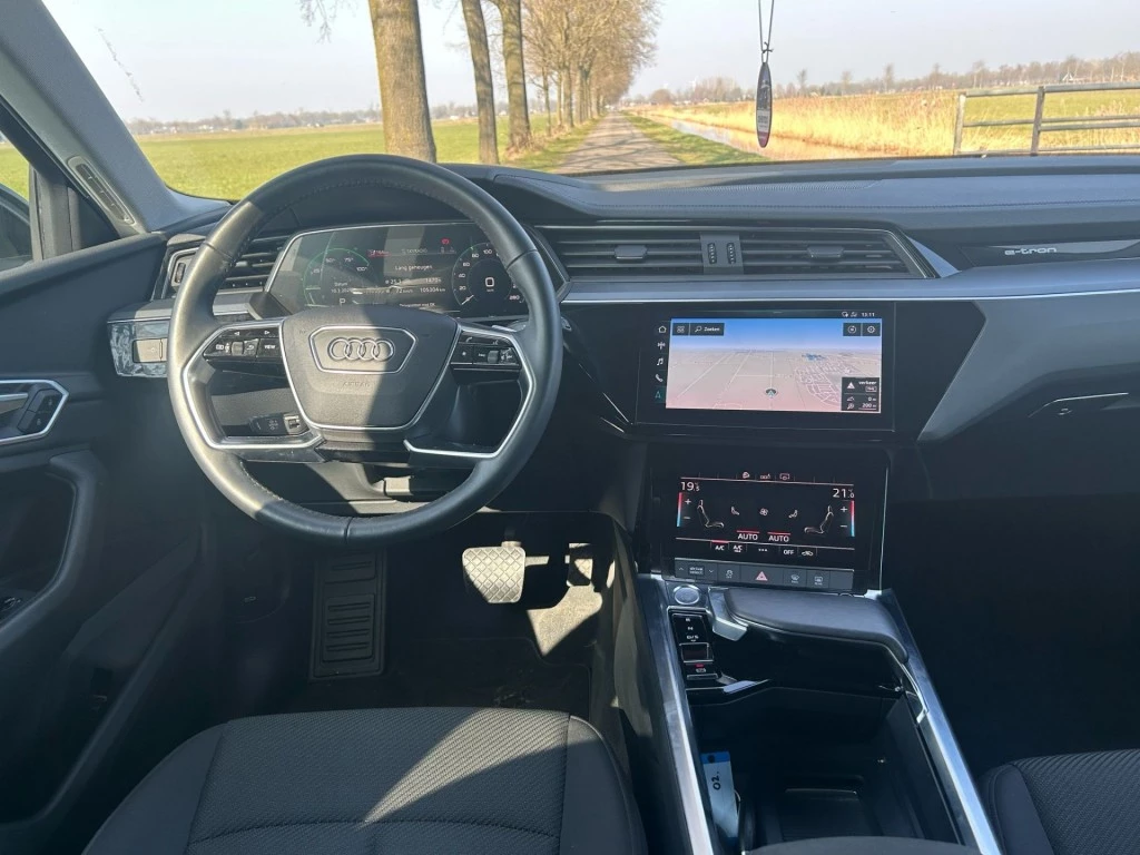 Hoofdafbeelding Audi e-tron