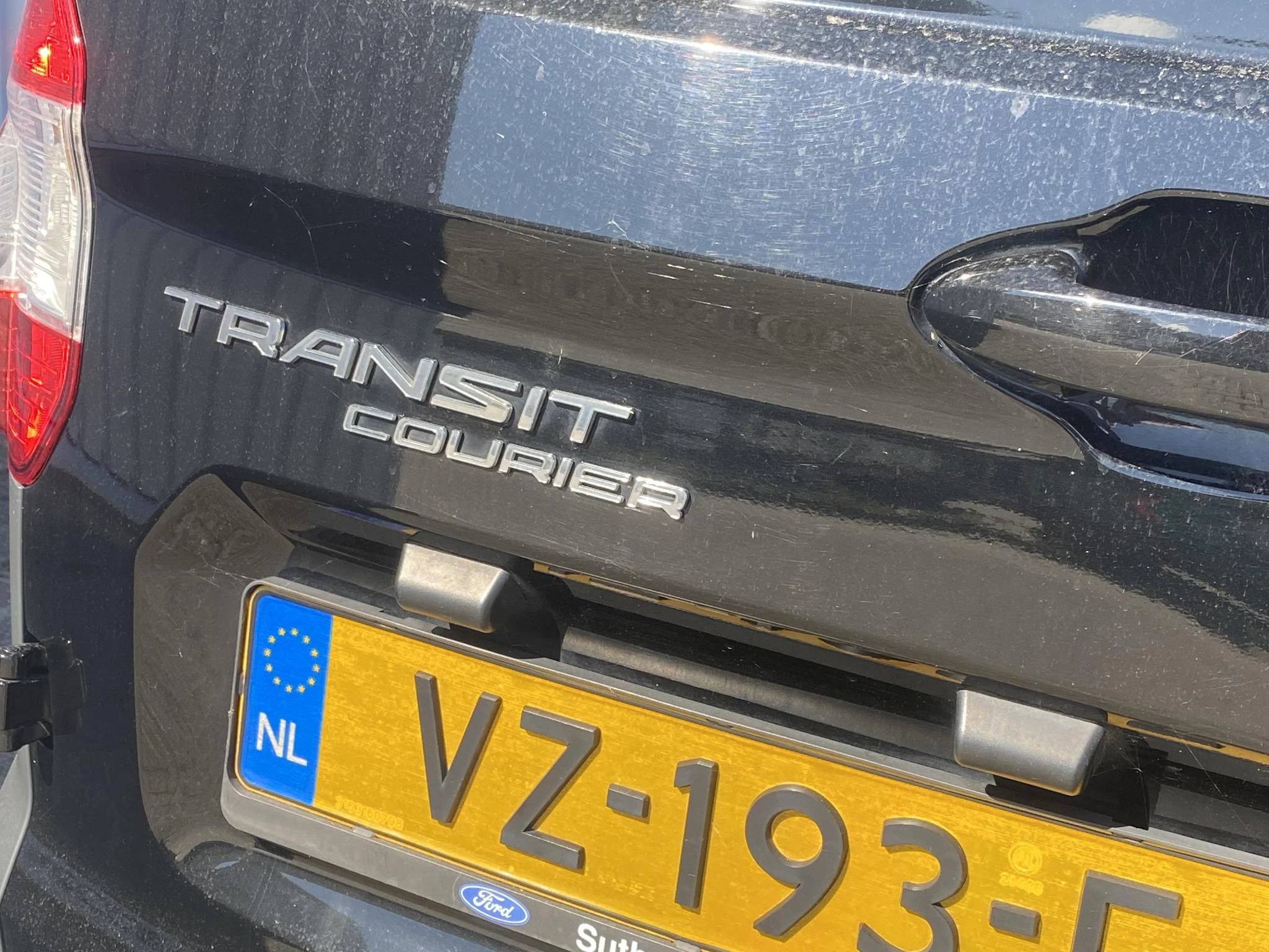 Hoofdafbeelding Ford Transit Courier