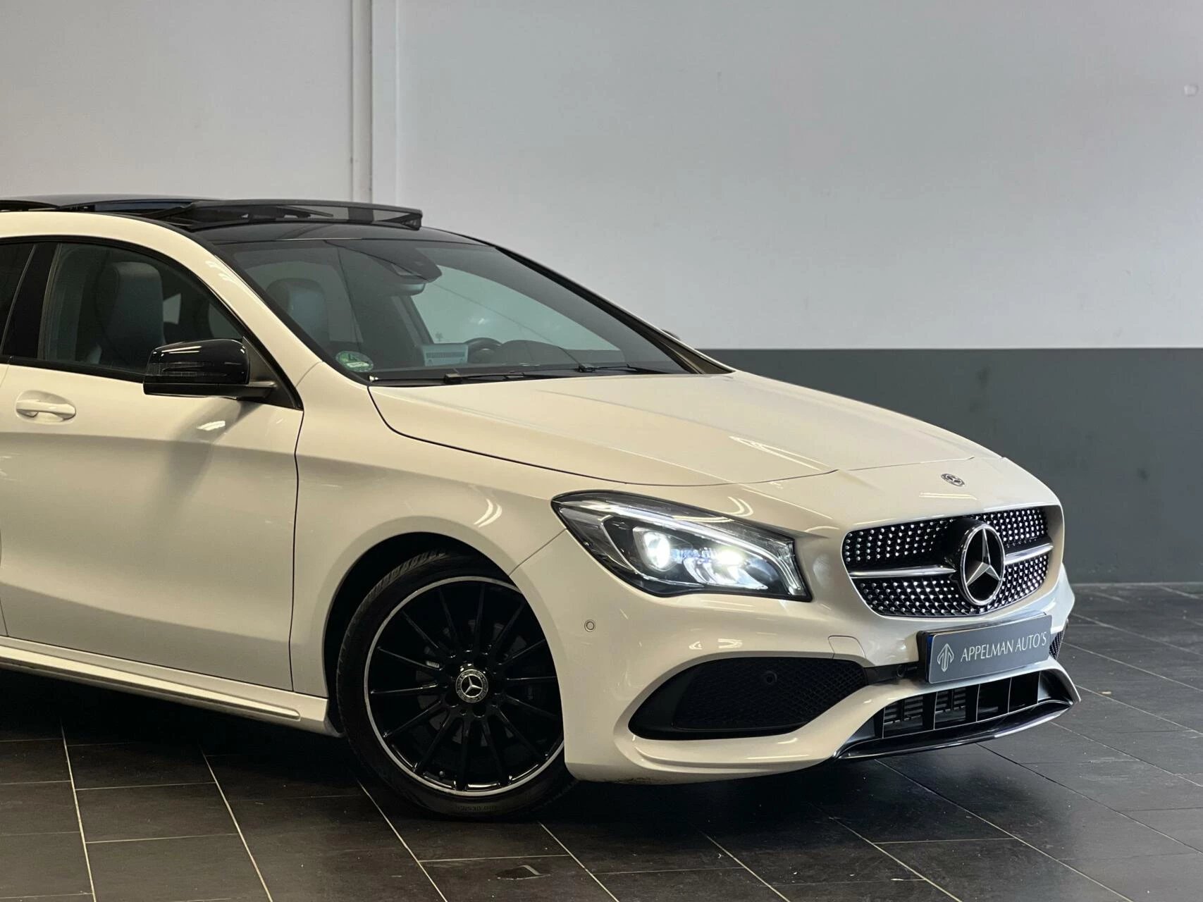 Hoofdafbeelding Mercedes-Benz CLA