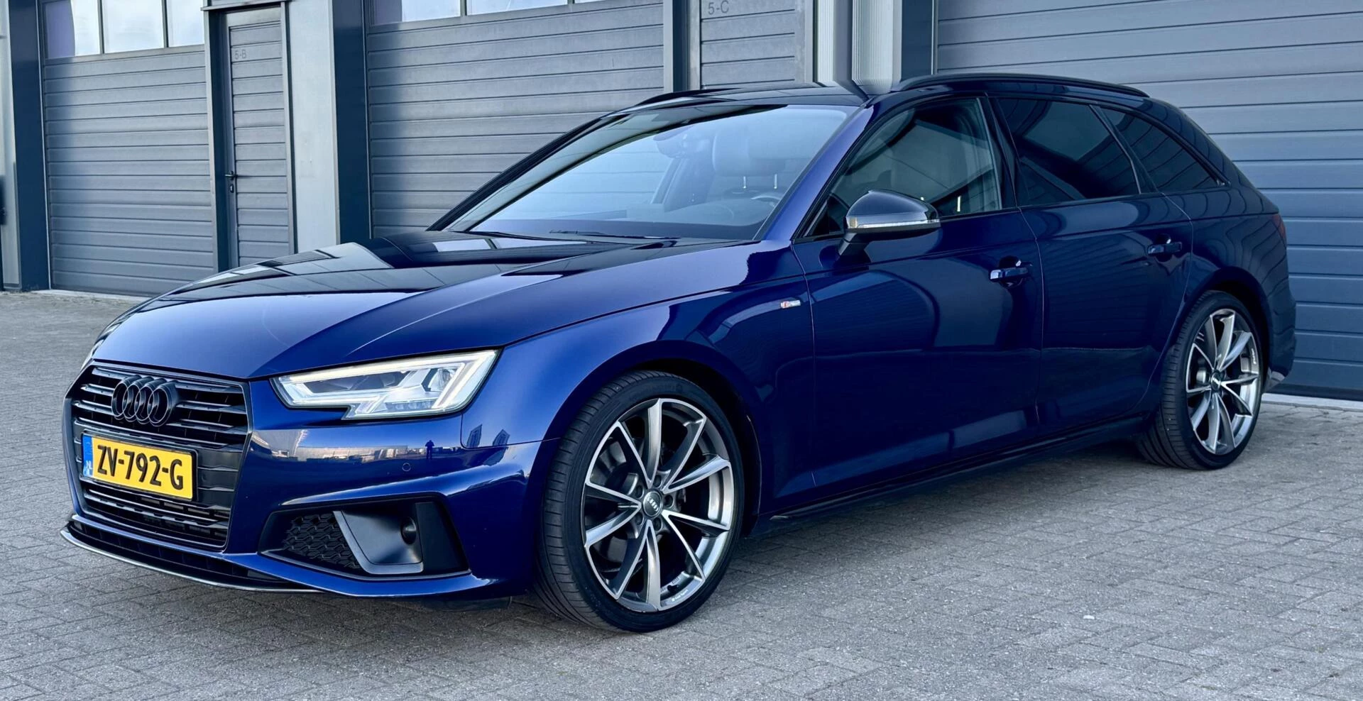 Hoofdafbeelding Audi A4