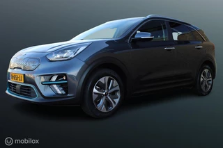 Hoofdafbeelding Kia e-Niro Kia e-Niro ExecutiveLine 64 kWh, Stoel-stuurverwarming, Leer, Navi, App connect, Cruise, Clima, Pdc voor + achter + Camera