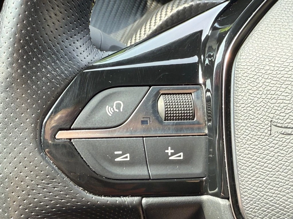 Hoofdafbeelding Peugeot e-2008