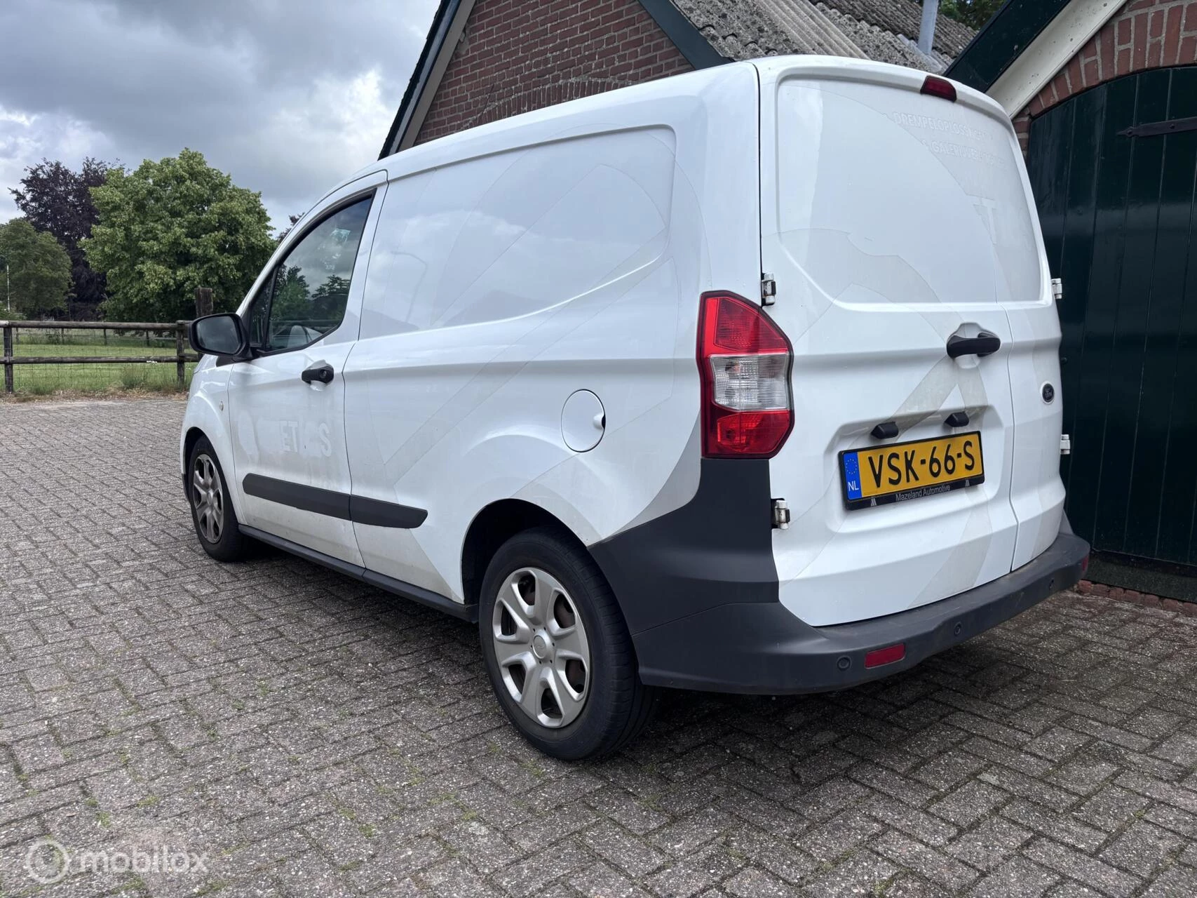 Hoofdafbeelding Ford Transit Courier
