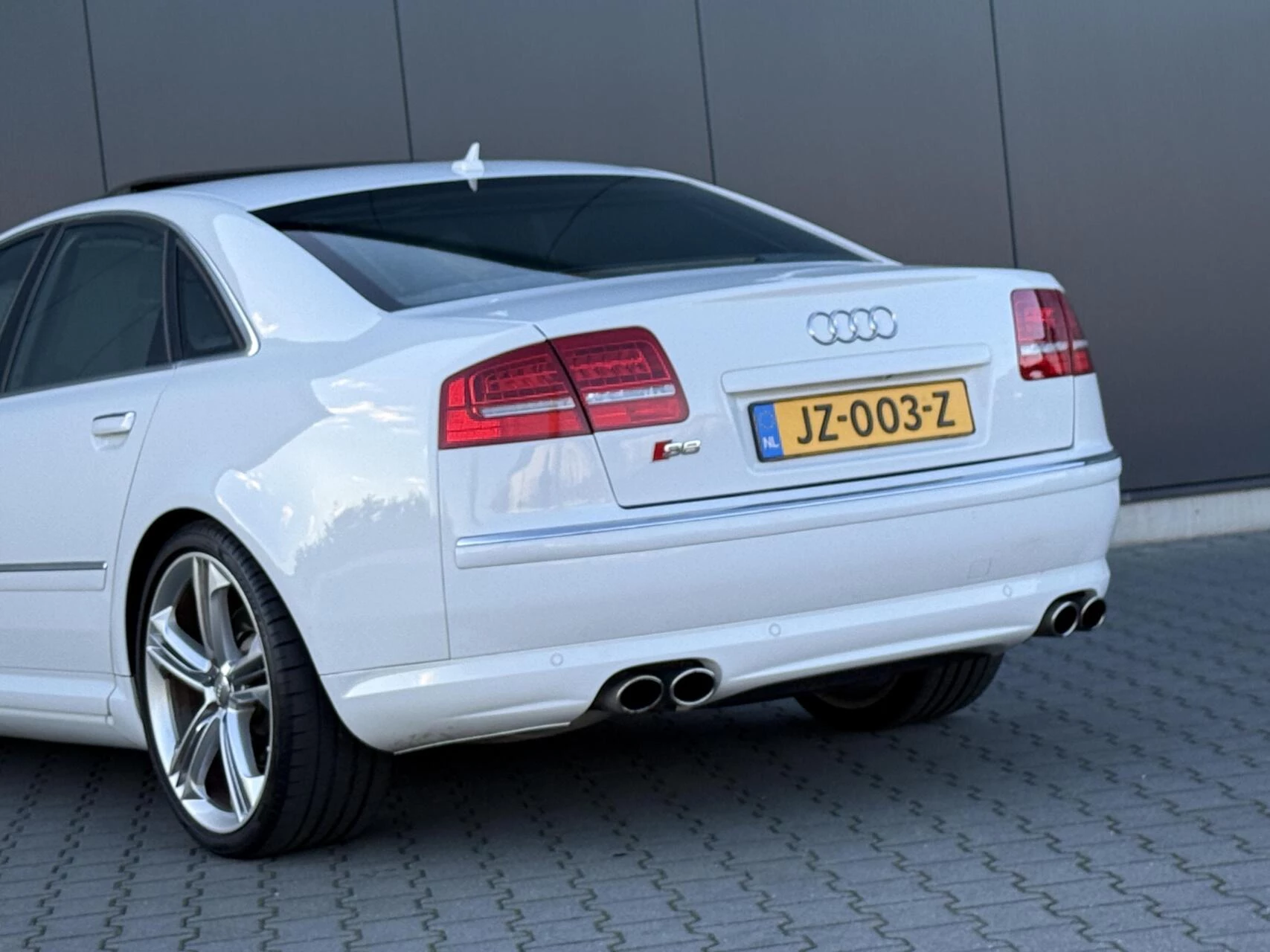 Hoofdafbeelding Audi S8