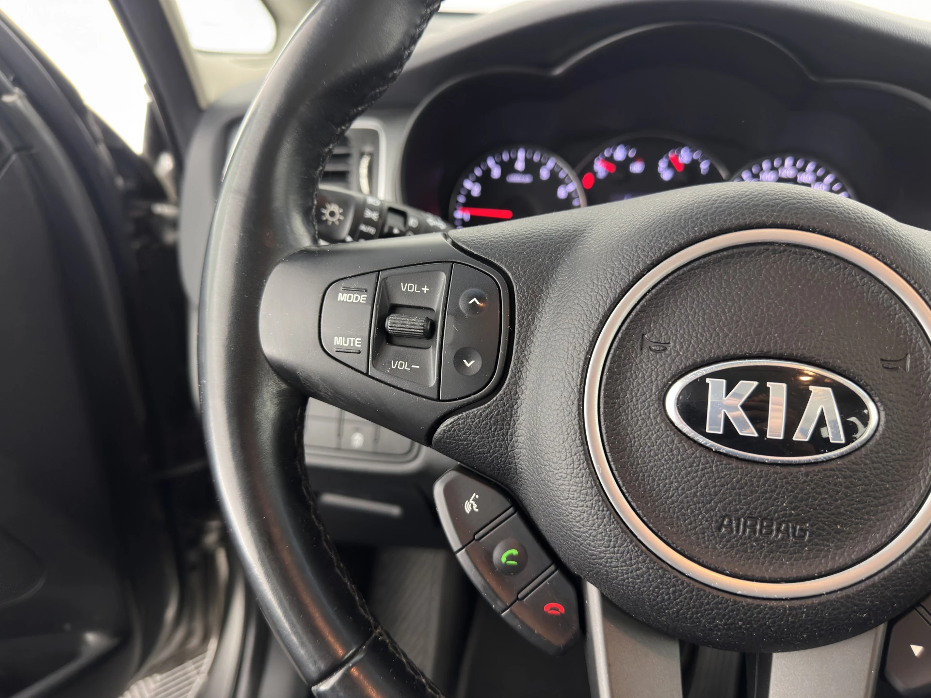 Hoofdafbeelding Kia Carens