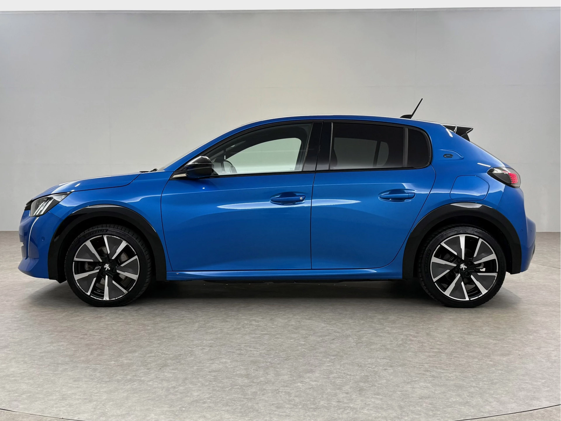 Hoofdafbeelding Peugeot e-208