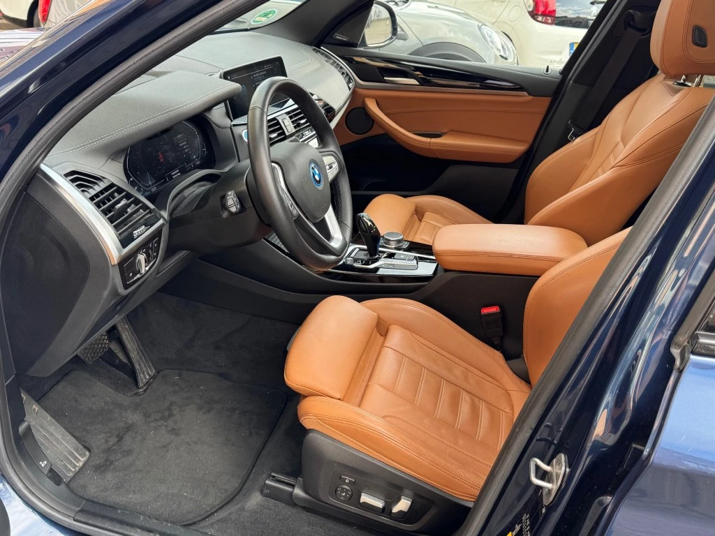 Hoofdafbeelding BMW iX3