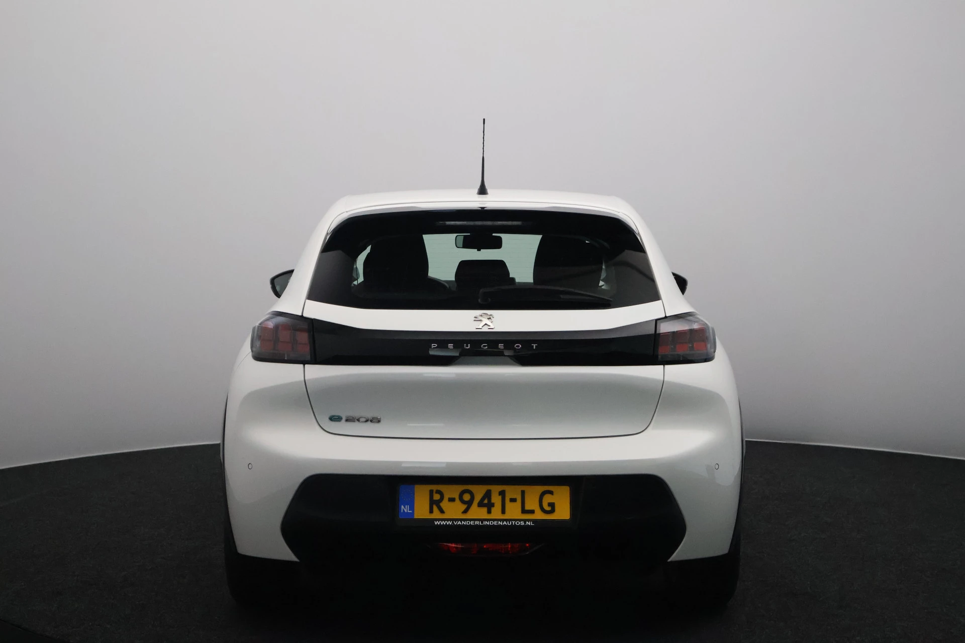 Hoofdafbeelding Peugeot e-208