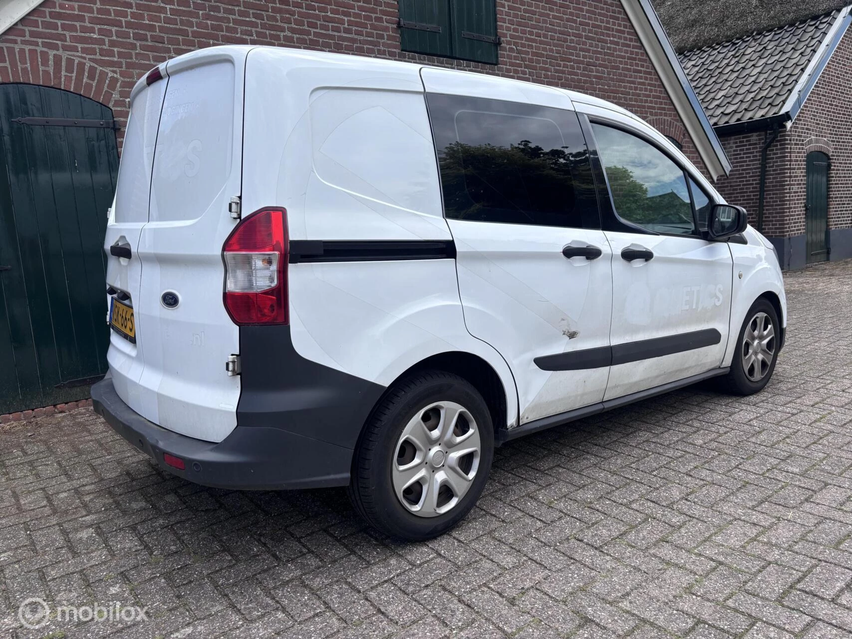 Hoofdafbeelding Ford Transit Courier