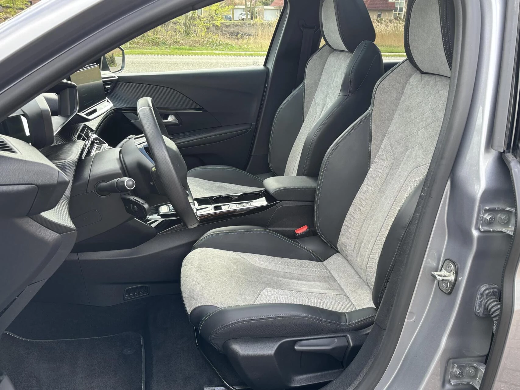 Hoofdafbeelding Peugeot e-208