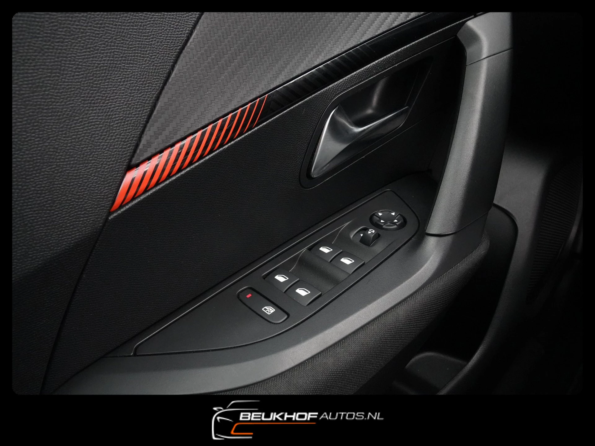 Hoofdafbeelding Peugeot e-2008