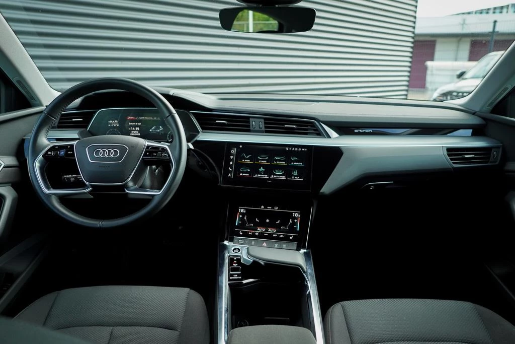 Hoofdafbeelding Audi e-tron