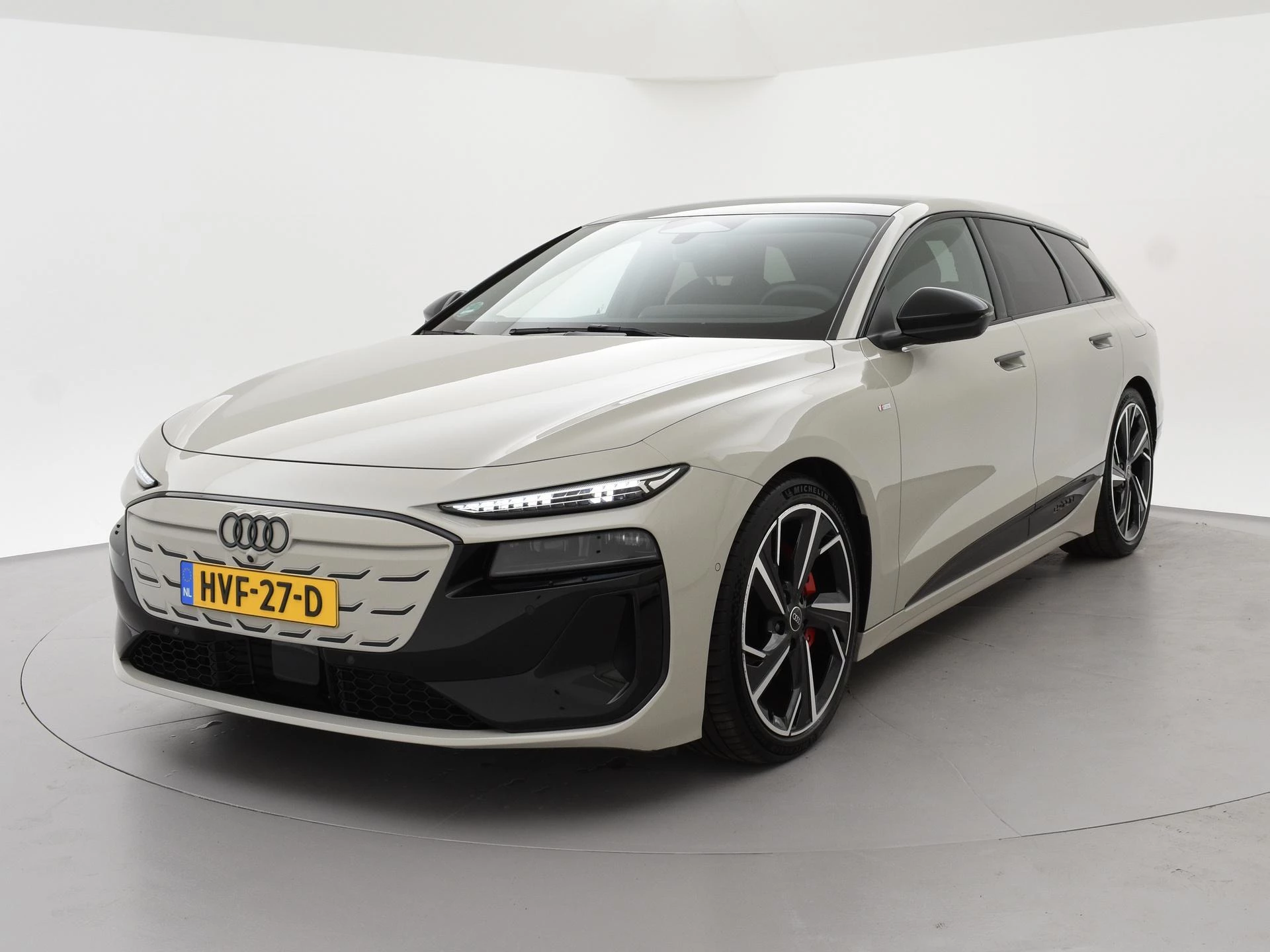 Hoofdafbeelding Audi A6 Avant e-tron