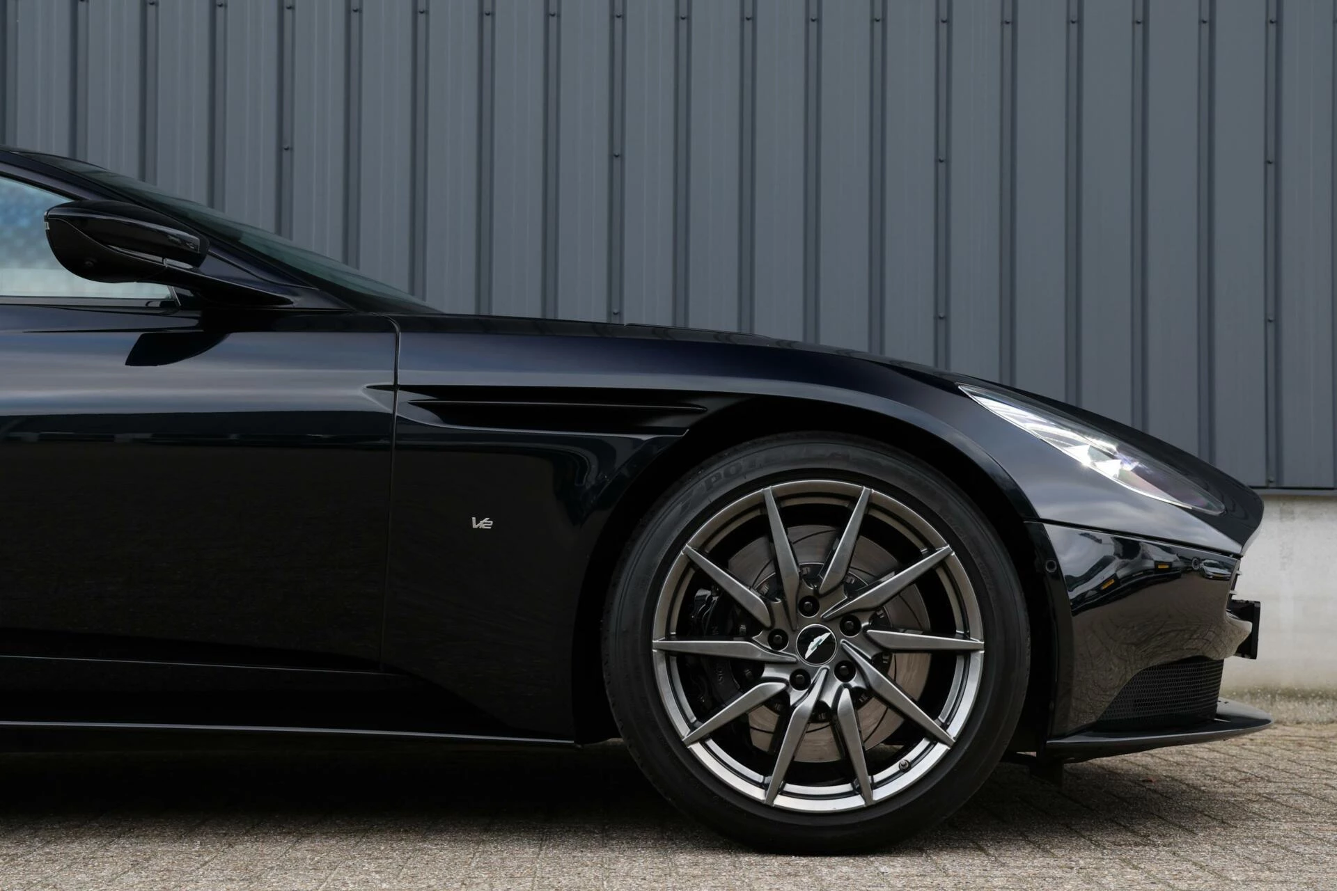 Hoofdafbeelding Aston Martin DB11