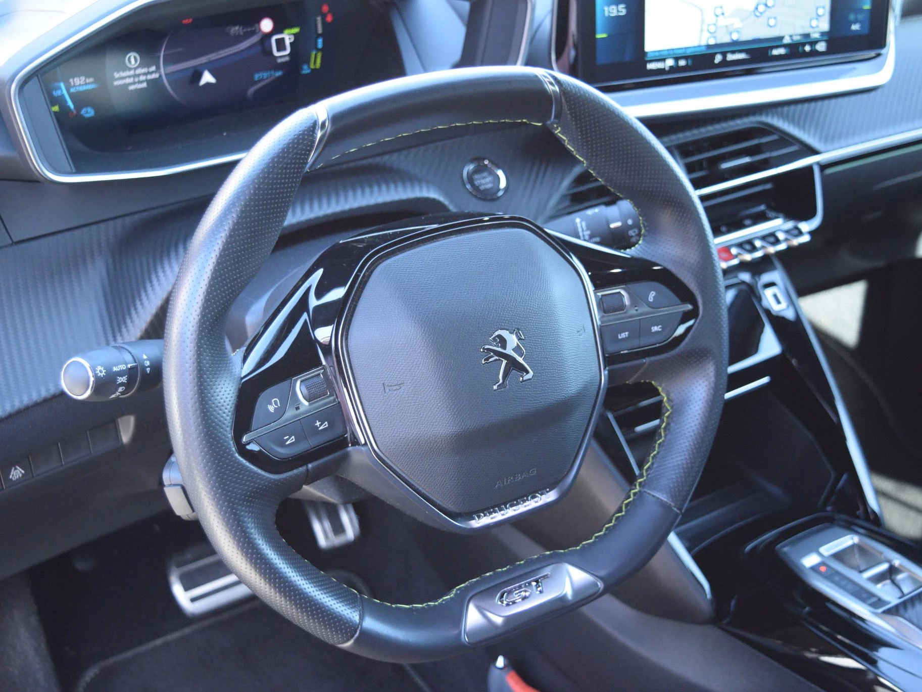 Hoofdafbeelding Peugeot e-208