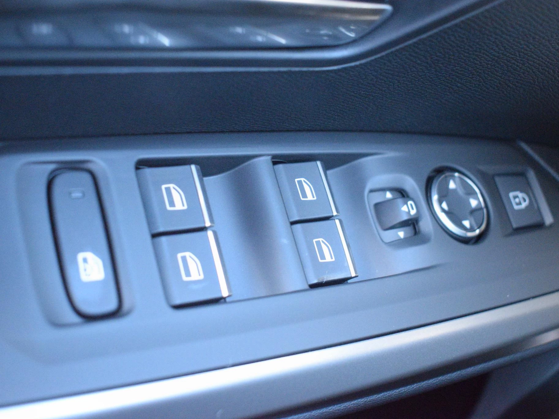 Hoofdafbeelding Peugeot e-3008