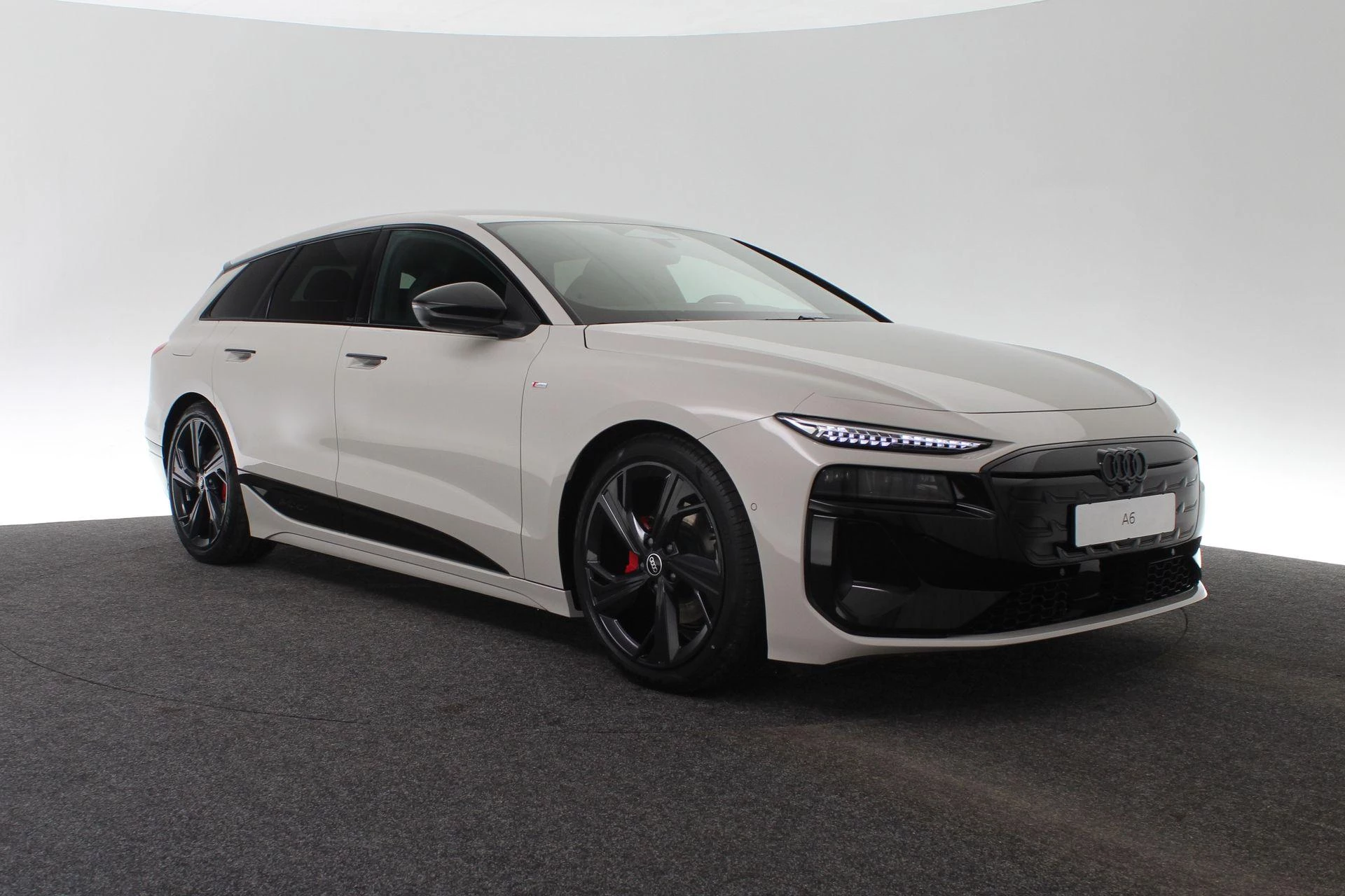 Hoofdafbeelding Audi A6 Avant e-tron