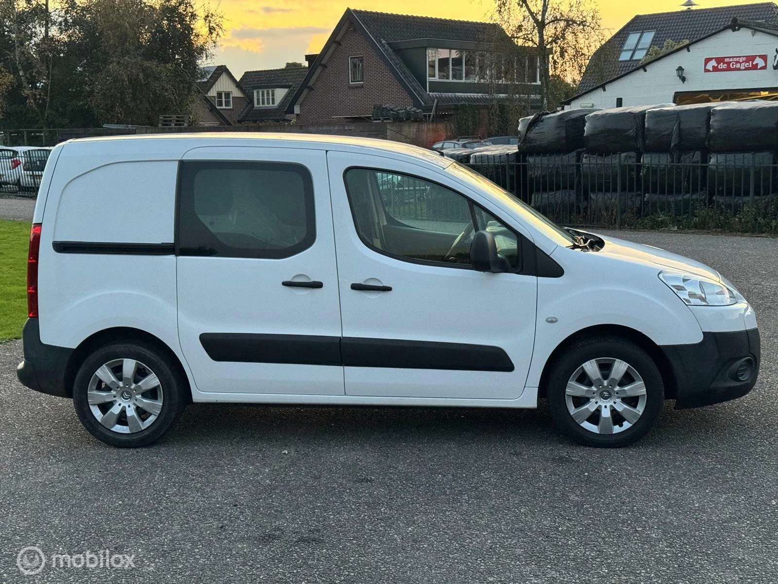 Hoofdafbeelding Peugeot Partner