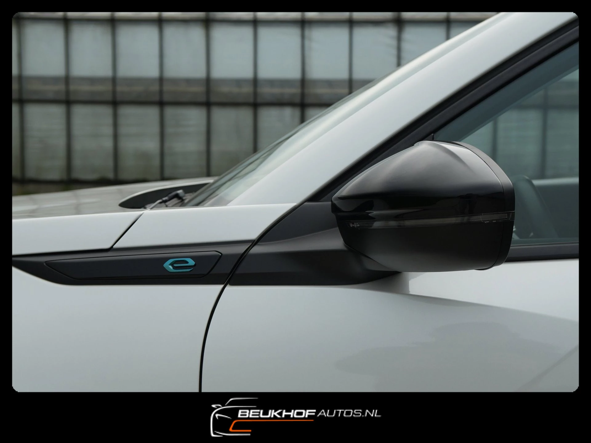 Hoofdafbeelding Peugeot e-2008