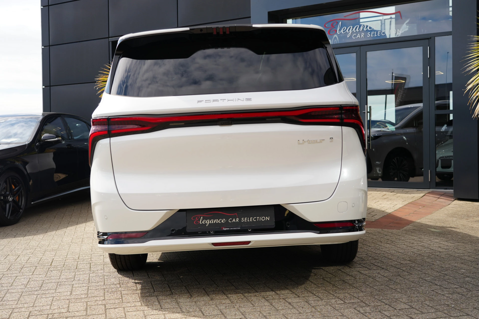 Hoofdafbeelding DFSK Forthing 9